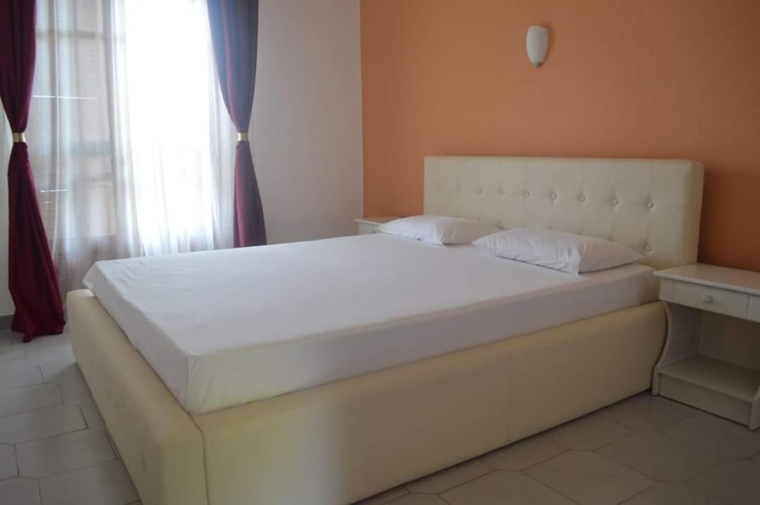 Delfino Hotel Mola Kalyva Exteriér fotografie